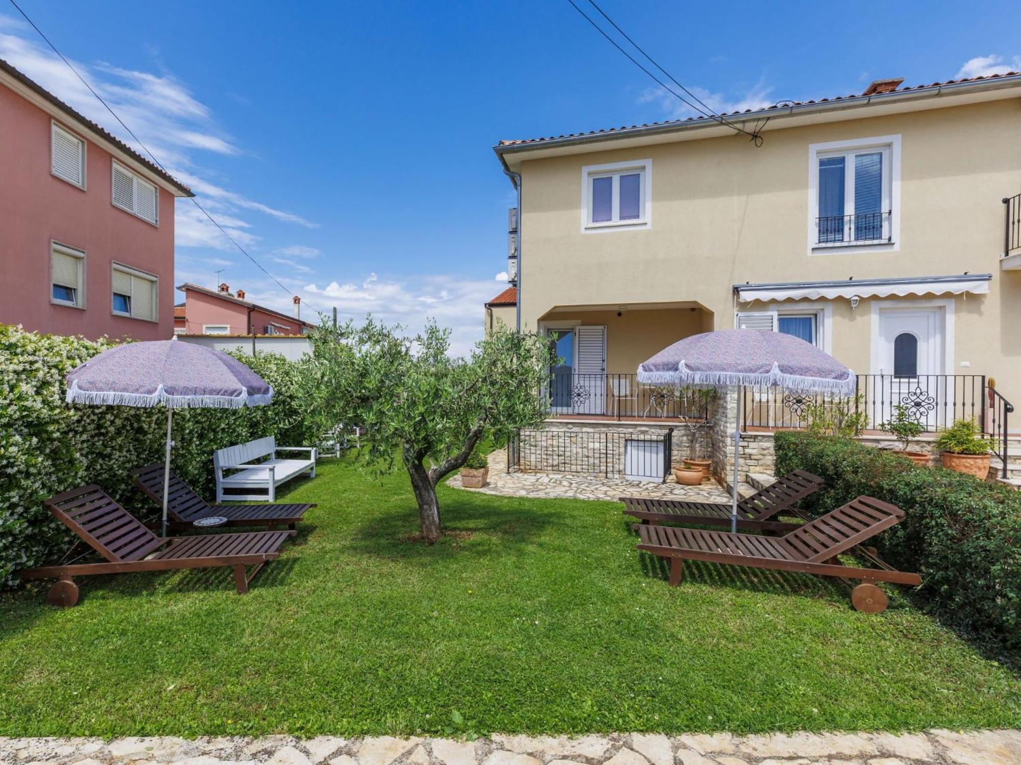 Ester-6 By Interhome * Umag